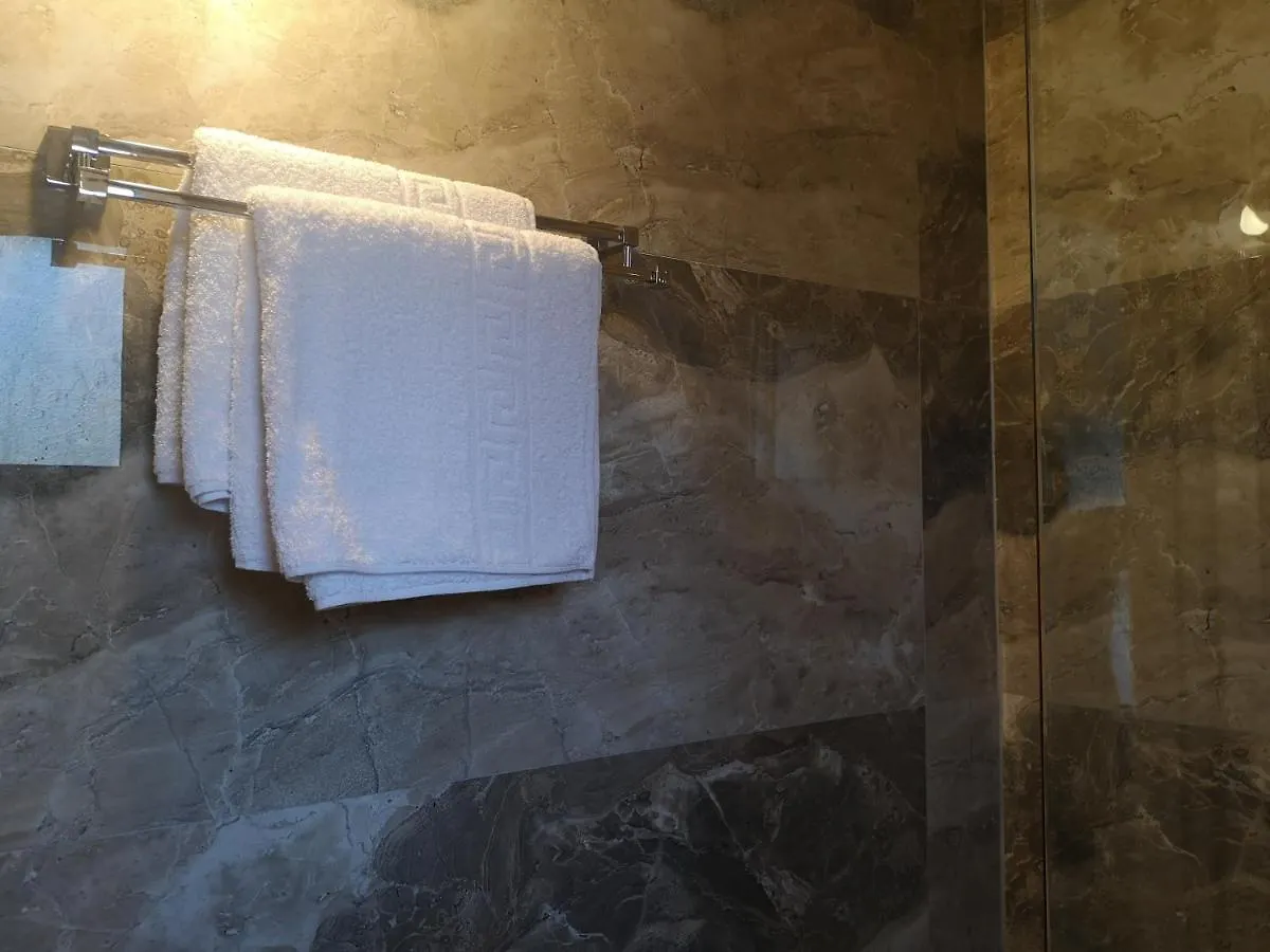 Milos Apartments Himare