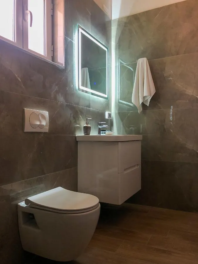 Milos Apartments Himare
