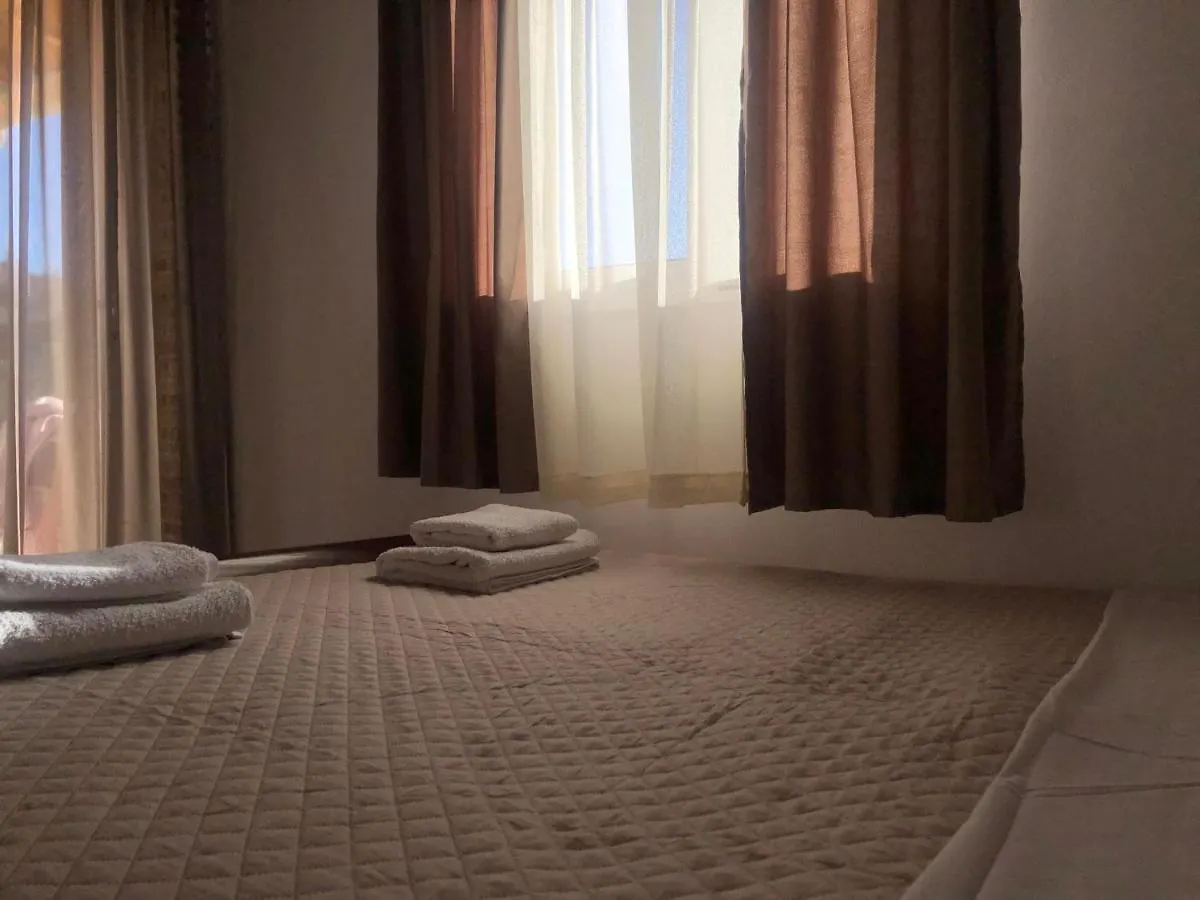 Milos Apartments Himare 0*,