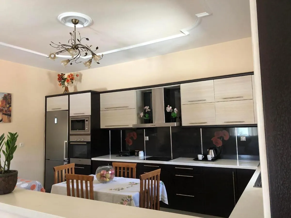 Milos Apartments Himare 0*,