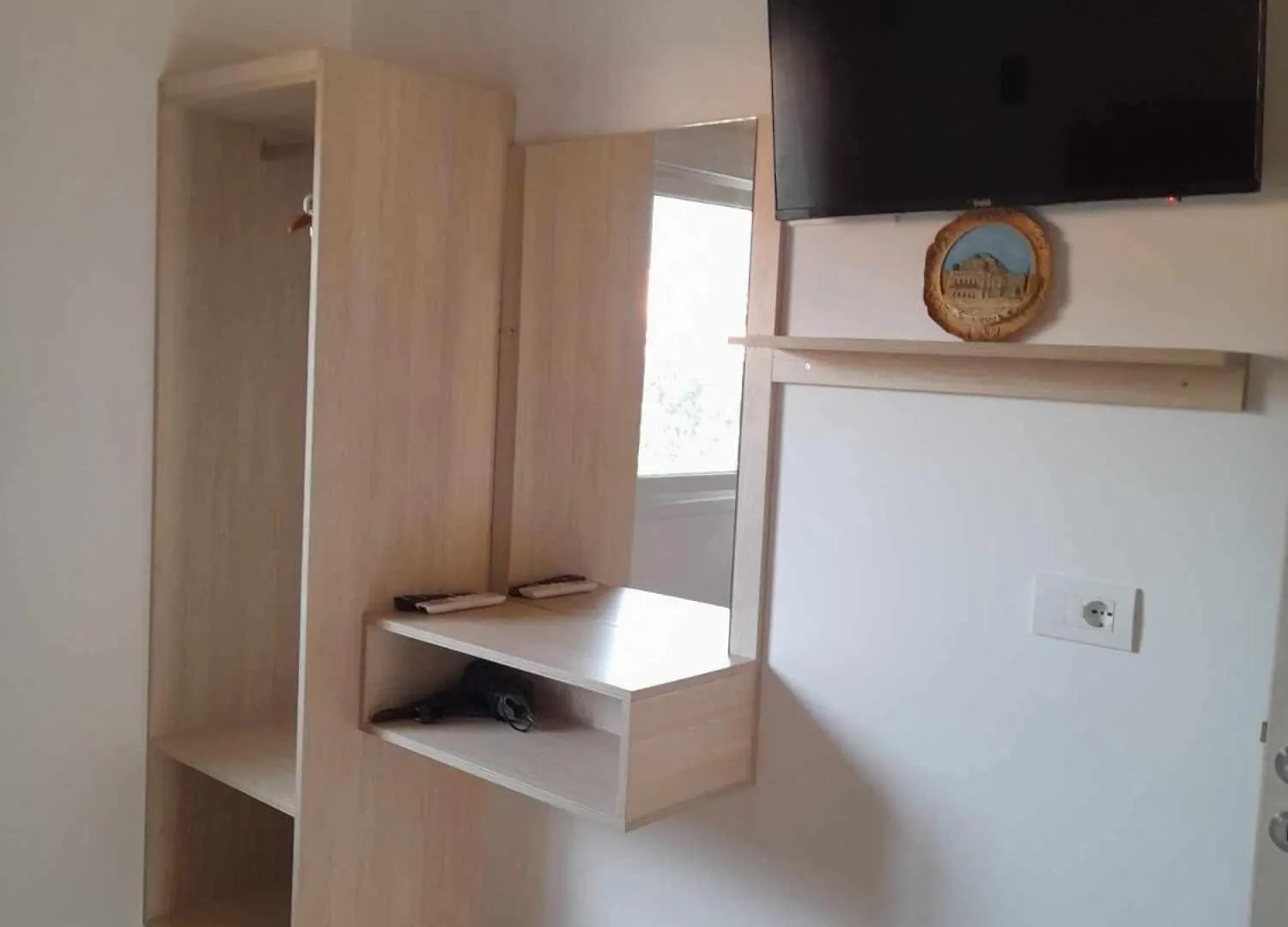 Milos Apartments ヒマラ