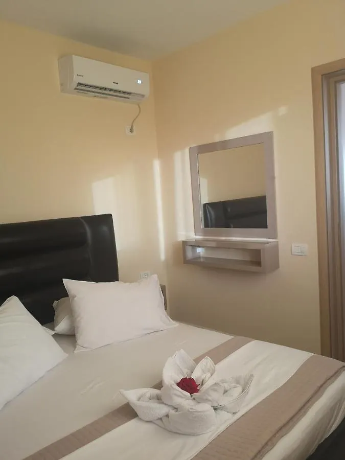 Milos Apartments Himare 0*,