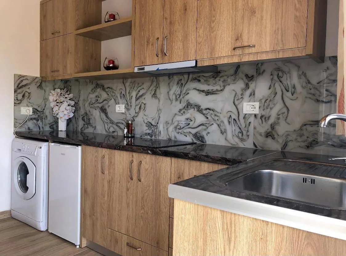Milos Apartments Himare Albania