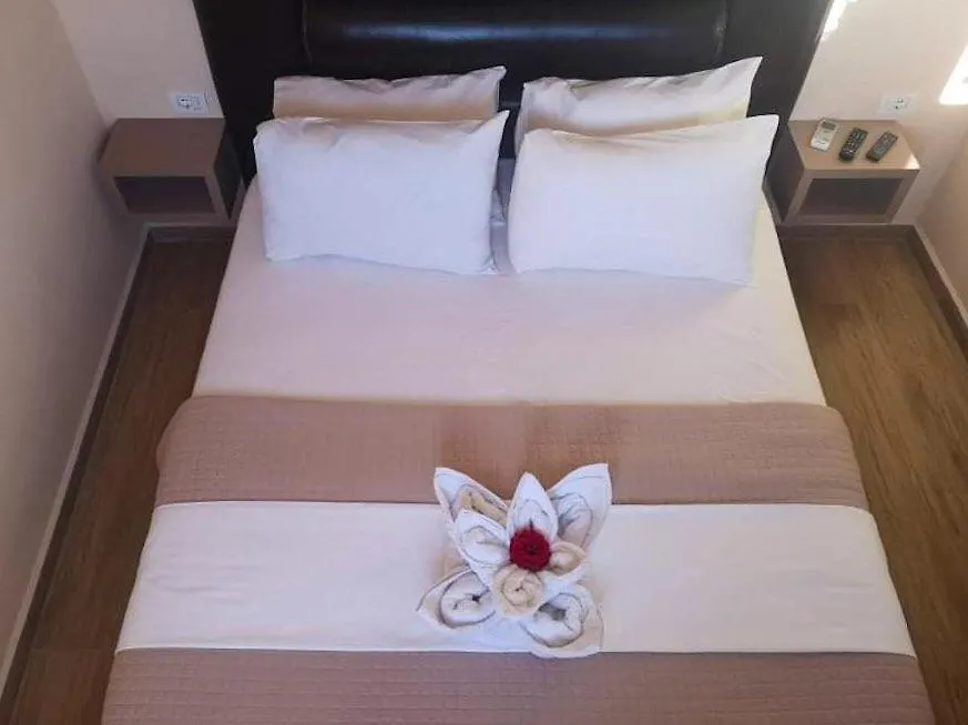 Milos Apartments Himare Albania