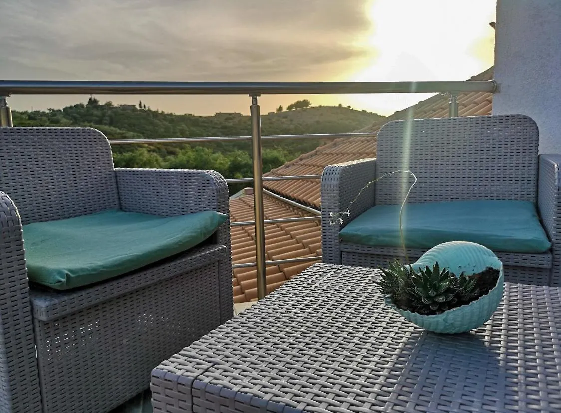 Milos Apartments Himare