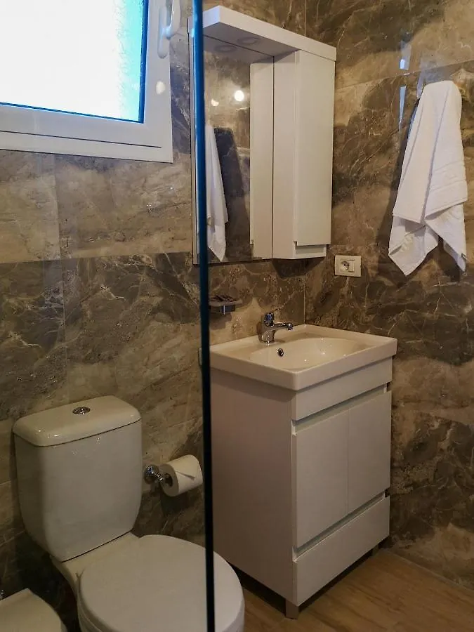 Milos Apartments Himare