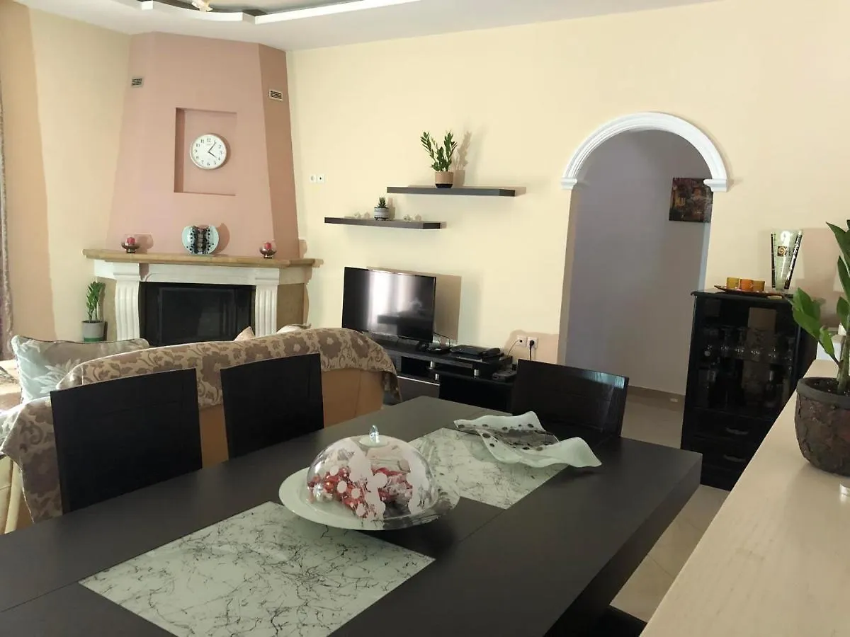 Milos Apartments Himare