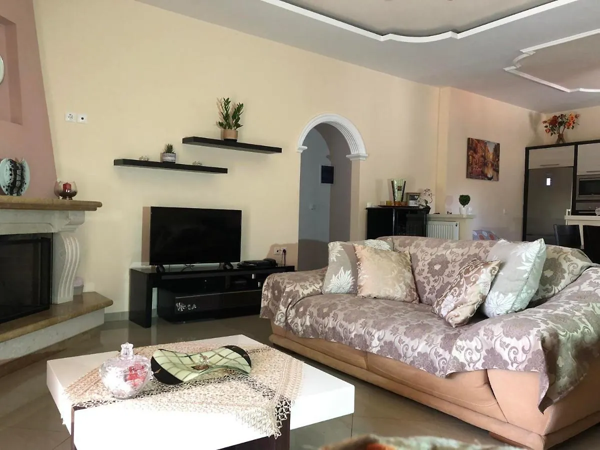 Milos Apartments Himare
